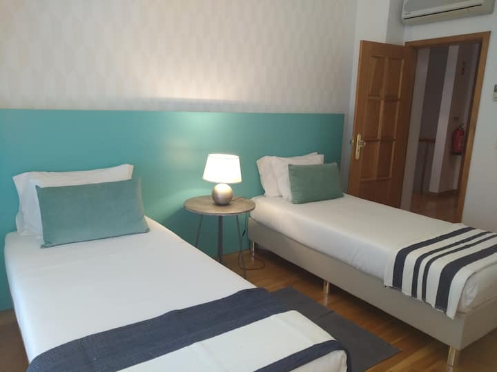 Modrá izba (1. poschodie) - Deco Spring / leto: usporiadanie dvojlôžka/samostatných lôžok