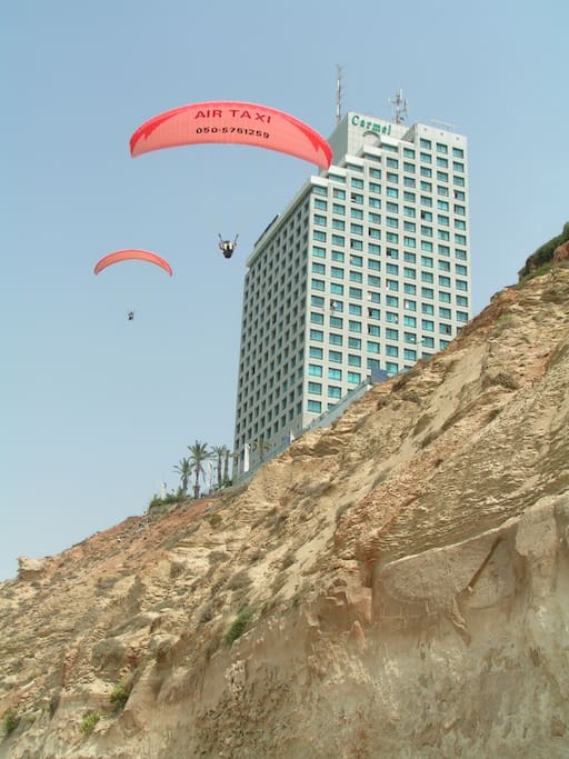 Paragliding site, 15 min. walking on the promenade