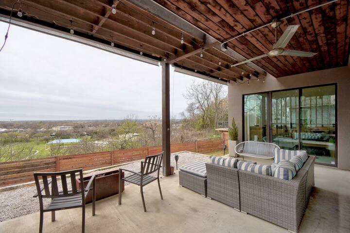 Hill Country views in the heart of East Austin