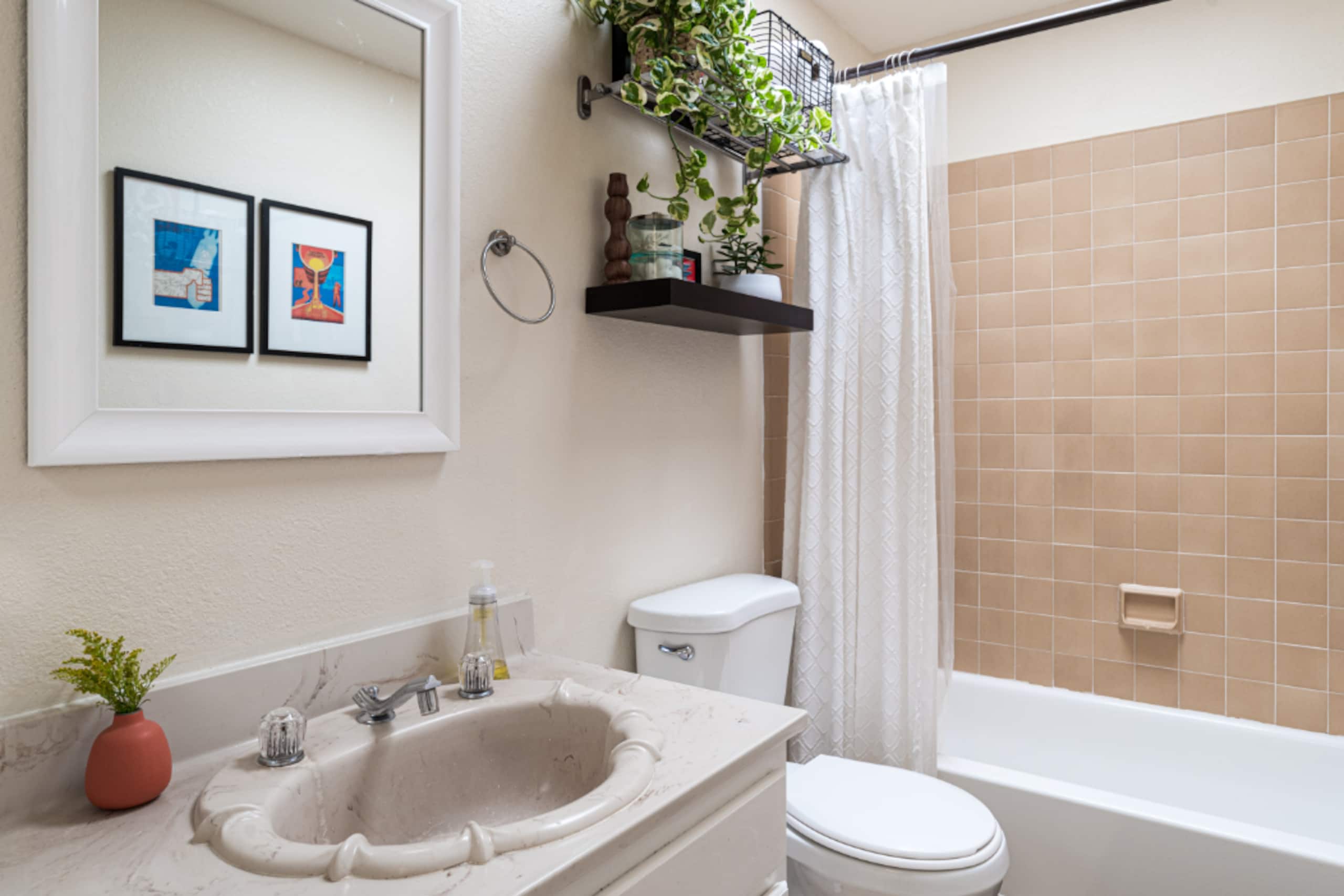 Condo in San Francisco · ★4.97 · 2 bedrooms · 2 beds · 2 baths - Image 24