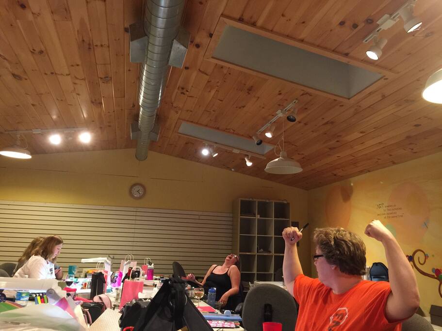 Great open space for art workshop, craft class or corporate team building event.