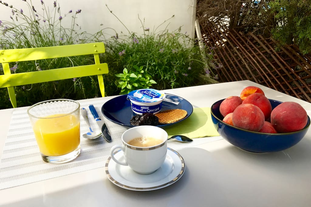 Mediterranean Style breakfast in the Private Terrace