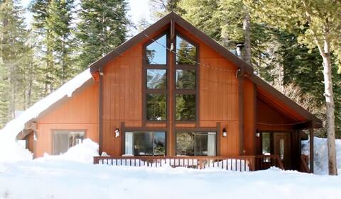 Lake Tahoe Chalet, walk to beach or hiking trails