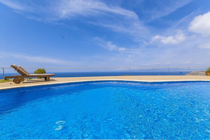 NEW!Villa Voramar:Magnicient first line villa pool gallery image 3