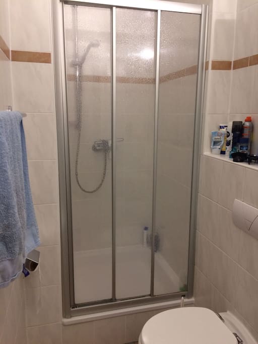 Dusche und WC