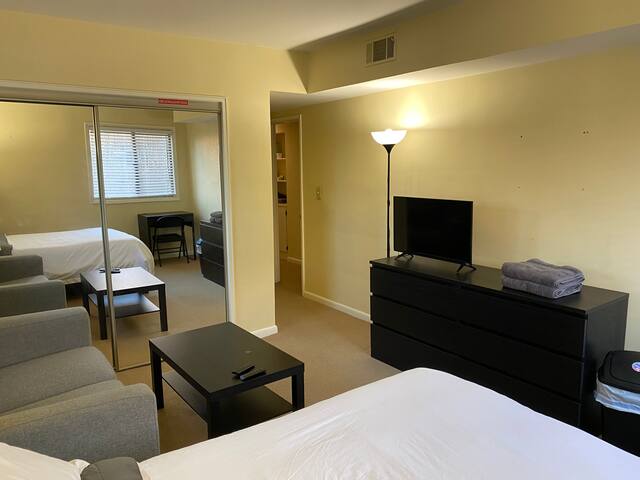 2 - WiFi, TV w/ Cable, and Desk