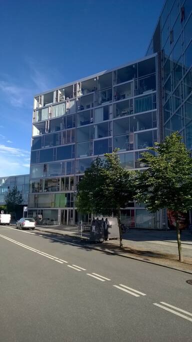 Here you can vaguely see my apartment, on the right side of the building facade, on the 4th & 5th floor.