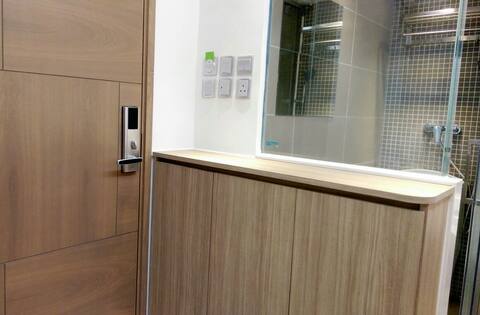 1 min to MTR ~ New decoration