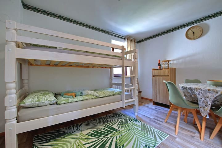 غرفة معيشة بسرير بطابقين 190 × 90