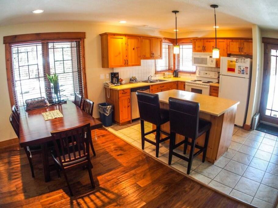 Cab12KitchenDining