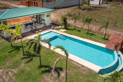 Cheerful 3 bedroom home in gated community