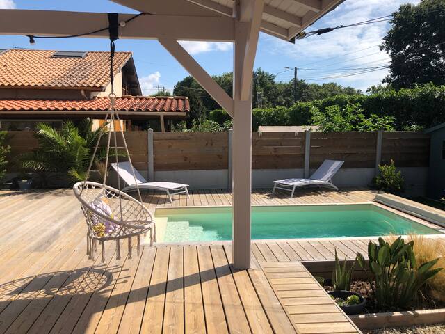 Maison familiale avec grande terrasse et piscine gallery image 5