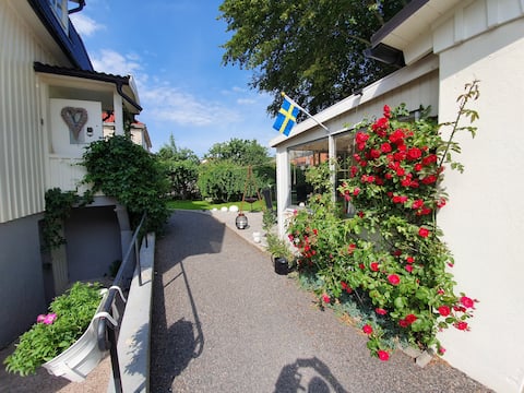 Charming house close to city centre and station.