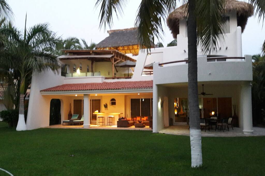 RESIDENCIA 20 PERSONAS ZONA DIAMANTE Casas de campo en