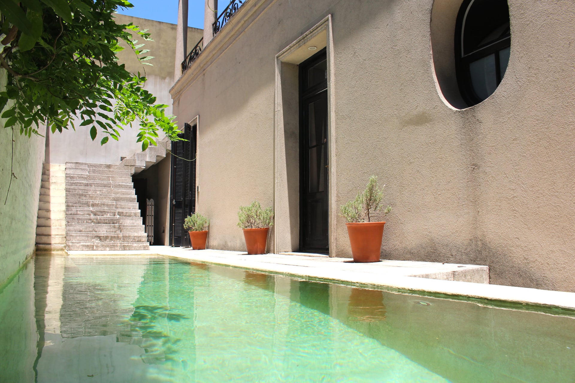 Casa tipo chorizo refaccionada con piscina en San Telmo
