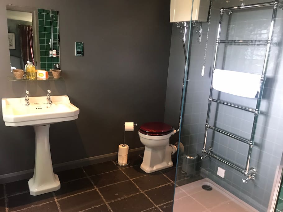 Green Room bathroom