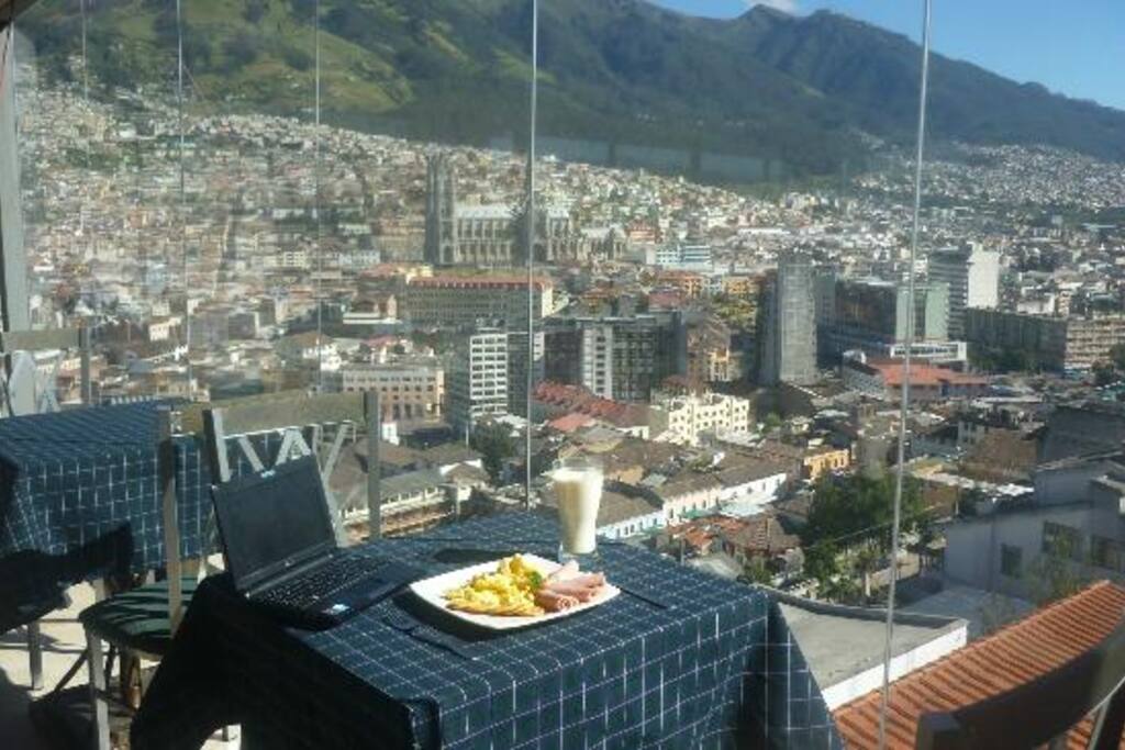 Bares y restaurantes de 4 y 5 estrellas a 5 minutos a pie.