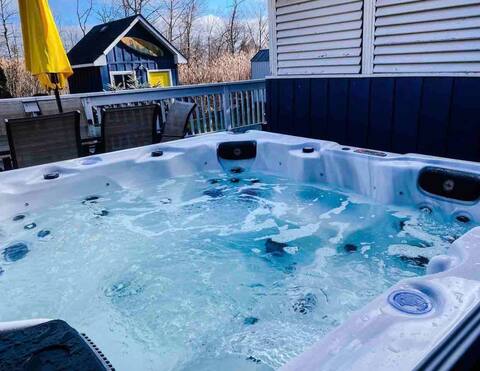Winter Escape with Private Hot Tub