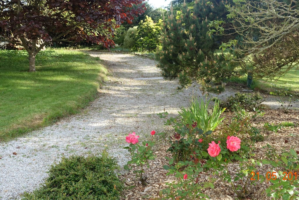 La terrasse côté jardin (niveau 1)
