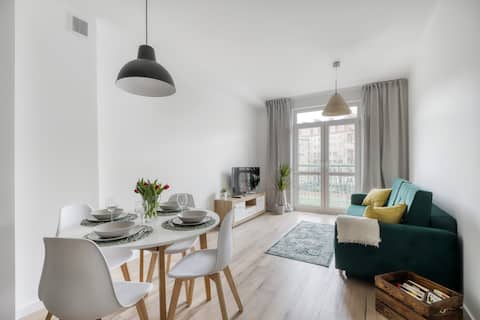 Top Airbnb: Family-friendly Apartment close to Łazienki Park in Warszawa