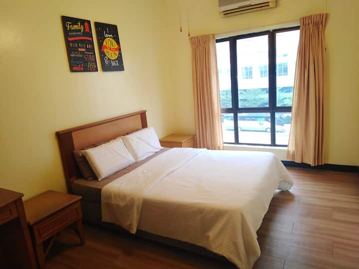 Marina Court 3Br Unit City+Sea View @ City Centre