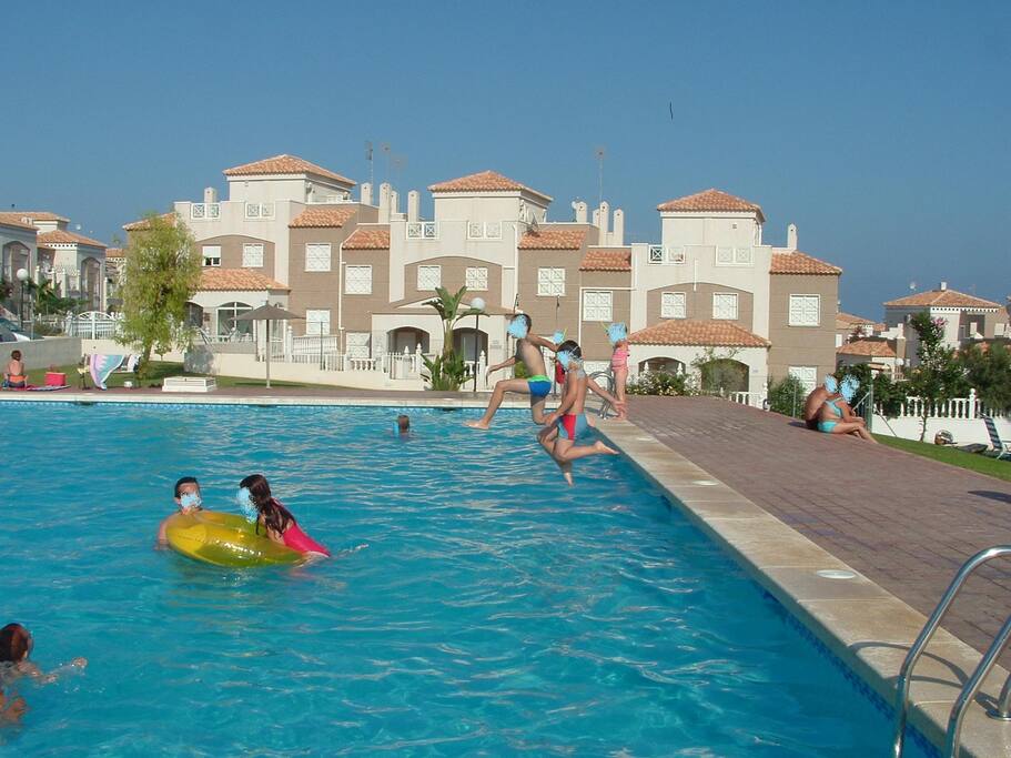 Piscina amplia