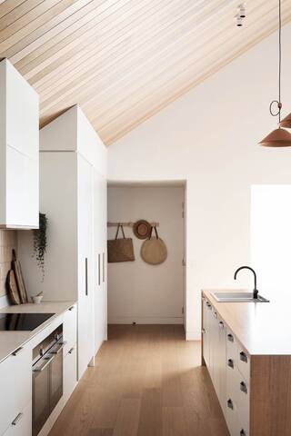Scandinavian Timber Beach House gallery image 2