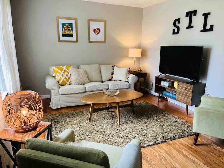 Living room with 50" Smart TV