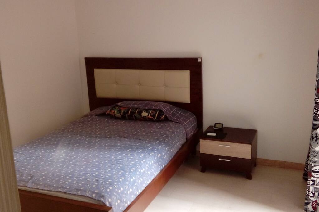 Cama.nochero.dormitorio