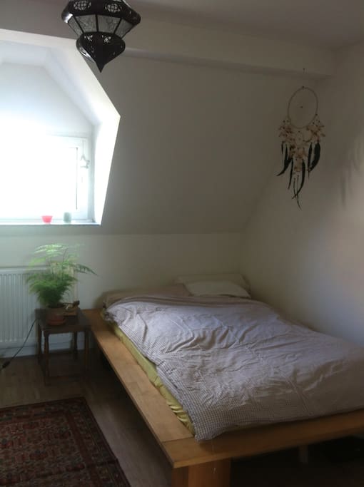 Das Schlafzimmer. Hier können 2 Leute schlafen.