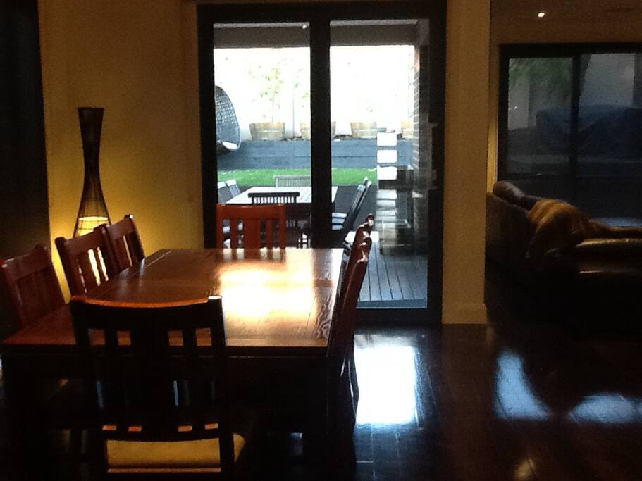 Dining out to alfresco