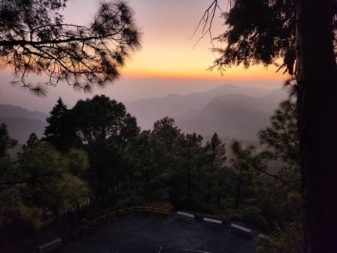 Mountain Golden Ray 6BHK near Waterfall