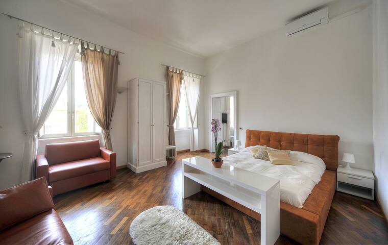 ROME LUXURY HOUSE gallery image 3