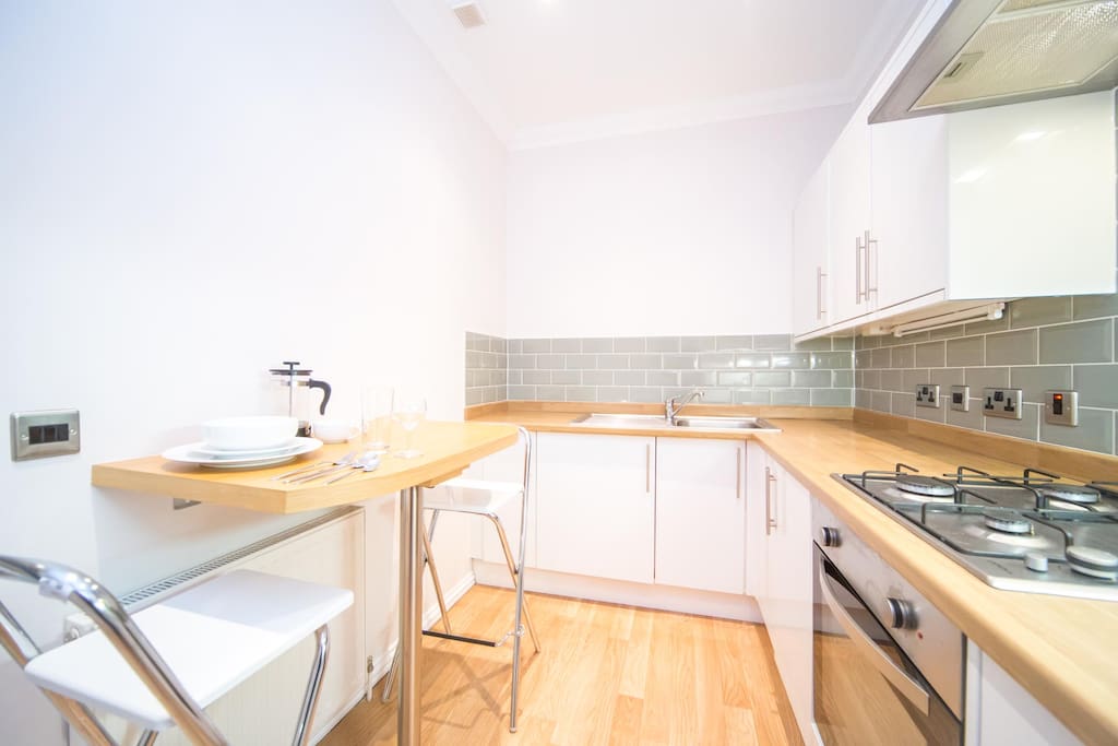 Kitchen and breakfast bar