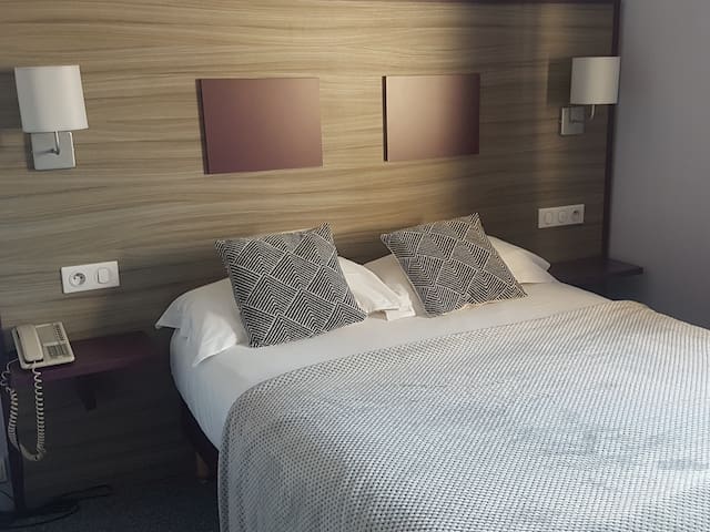 Double room-Standard-Ensuite-City View