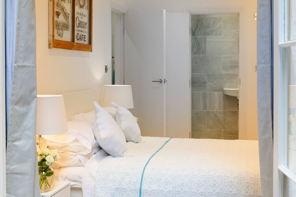 Guest Room & Ensuite Bathroom