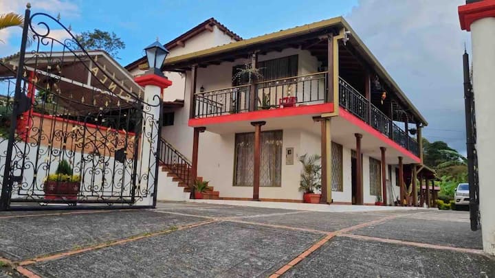 Spectacular country house on a coffee farm