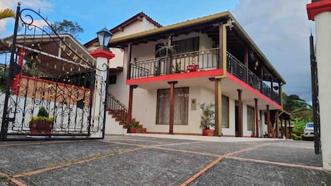 Spectacular country house on a coffee farm
