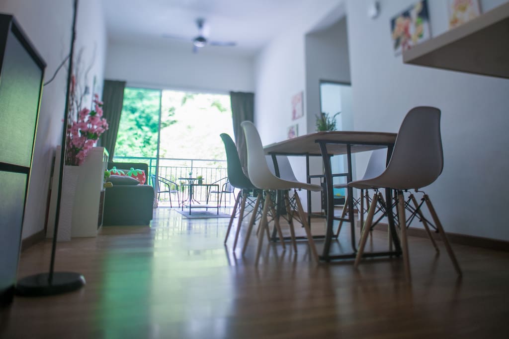 Spacious and cosy dining area