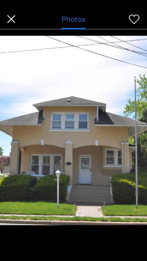 Pool paradise by the beach *Winter rental $3500pm