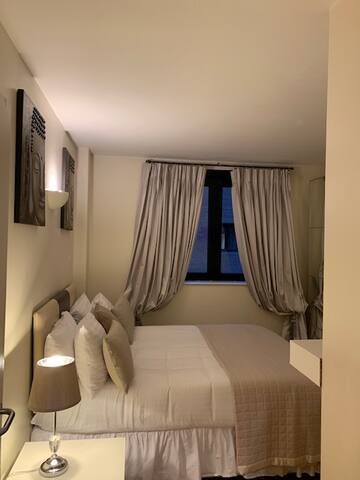 Beautiful 2bedroom, Cromwell Road gallery image 5