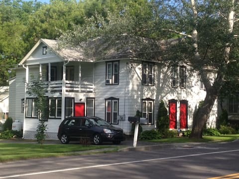 Bed and Breakfast serving Gourmet Breakfast