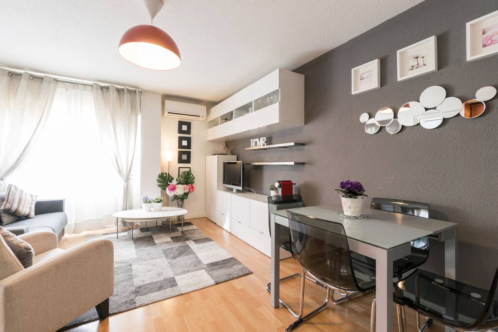 Salón - cocina. Completamente equipado.