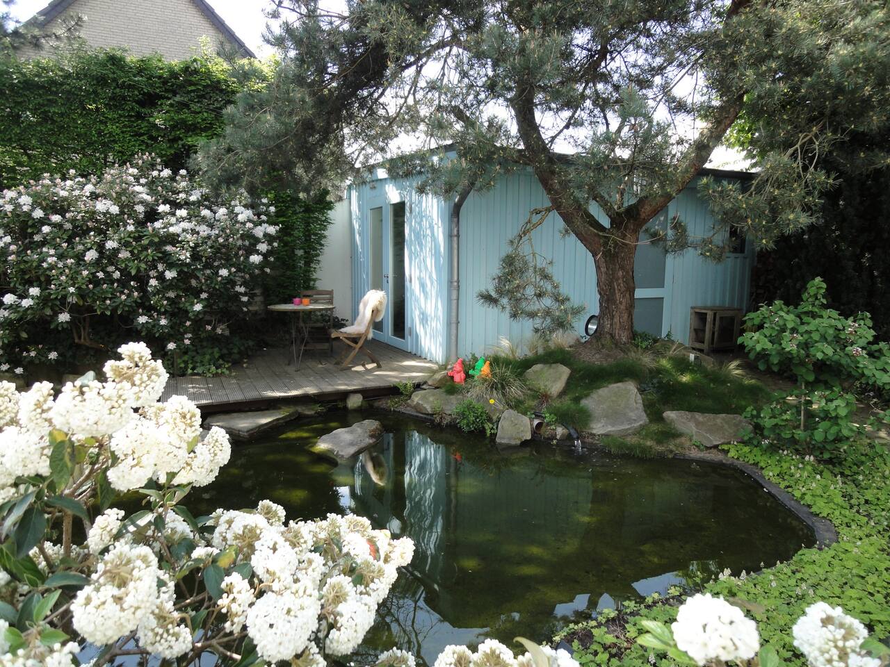 Blaues Haus Am Teich 20 Min Bis Dusseldorf Gastehauser Zur