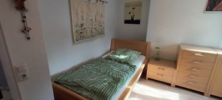 Schlafzimmer 1