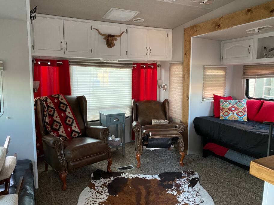 WestWorld of Scottsdale stay in Luxury RV - 스캇츠데일(Scottsdale)의 캠핑카에서 살아보기, 애리조나, 미국