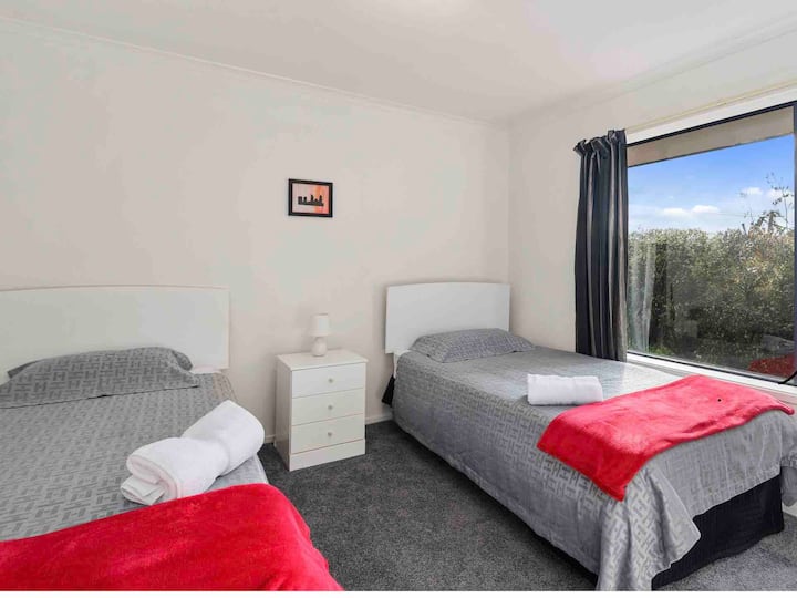 3号卧室配有2张特大单人床 