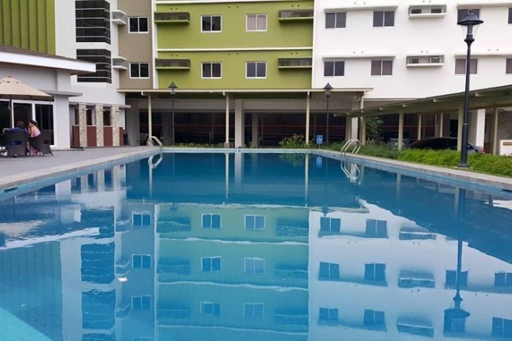 Huge Pool