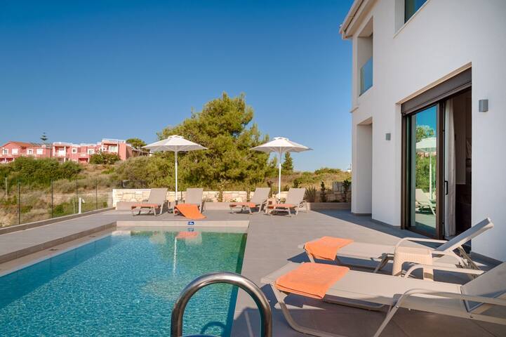 ELAND DREAM VILLAS VILLA HELIOS gallery image 5