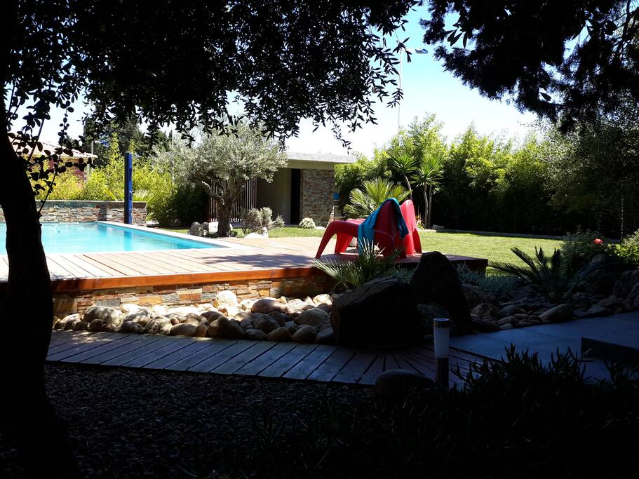 Piscine et coin détente